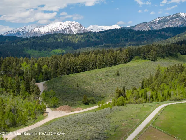 $725,000 | Lot 2 Mininger Road, Alpine, WY 83128