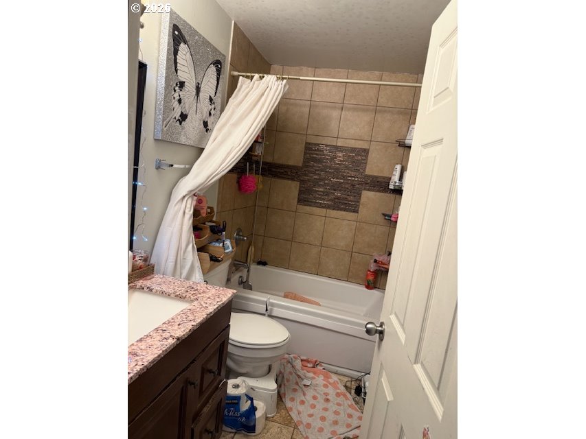 5235 Northeast 73rd Avenue Portland, OR 97218 - Photo 2 of 8