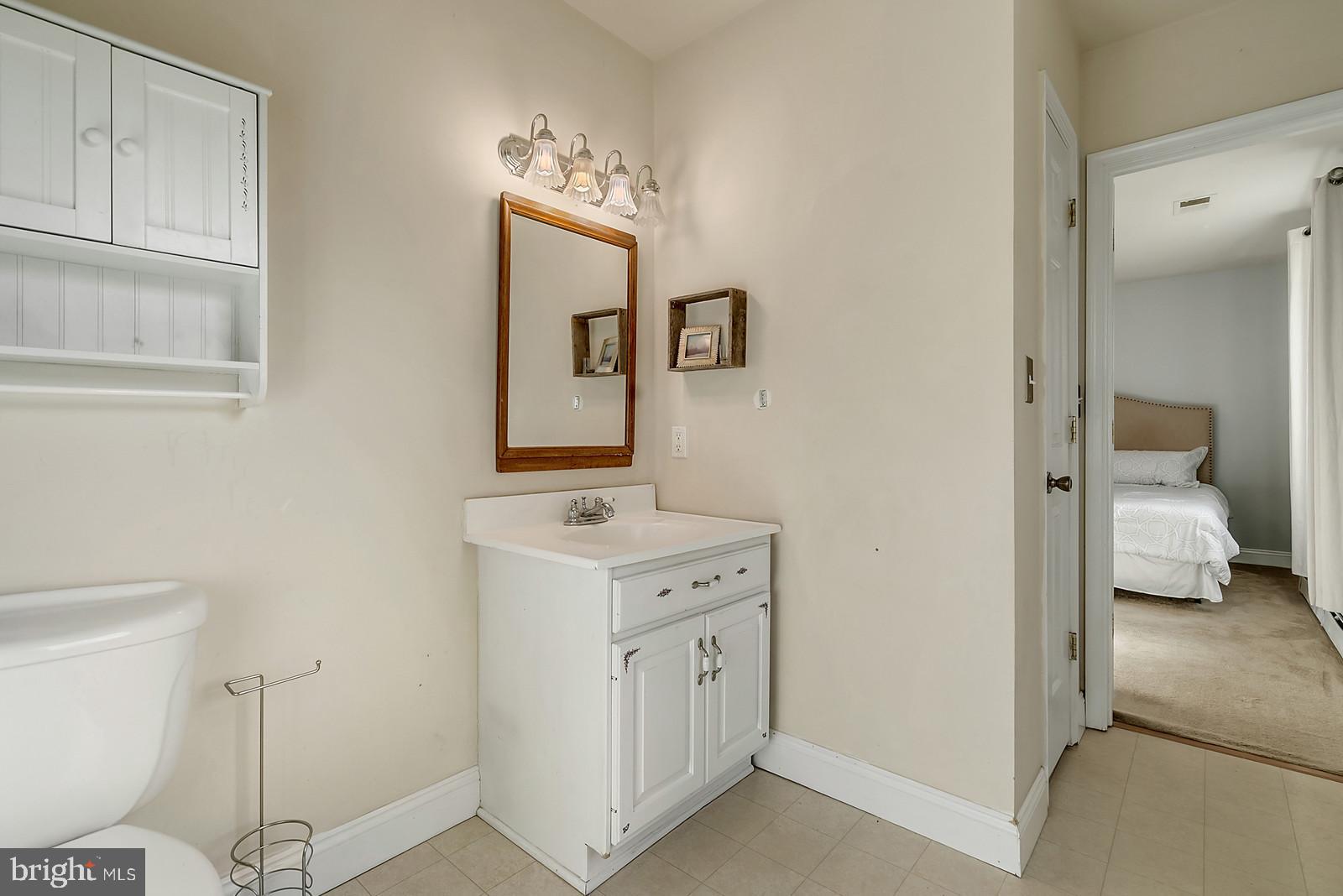 4178 Winchester Road Marshall, VA 20115 - Photo 18 of 31 master bath
