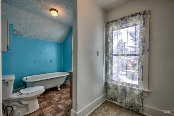 $300,000 | 601 1st Avenue East, Jerome, ID 83338