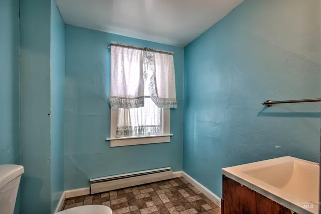 $300,000 | 601 1st Avenue East, Jerome, ID 83338