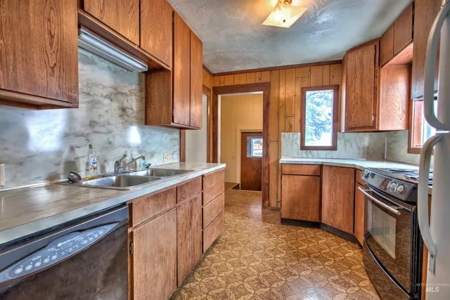 $300,000 | 601 1st Avenue East, Jerome, ID 83338