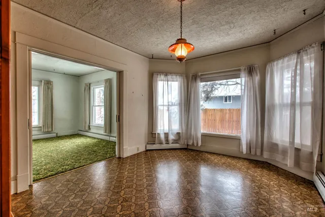 $300,000 | 601 1st Avenue East, Jerome, ID 83338