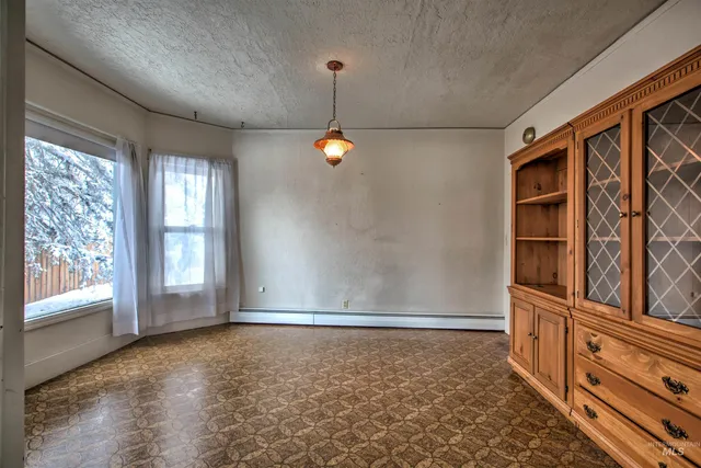 $300,000 | 601 1st Avenue East, Jerome, ID 83338