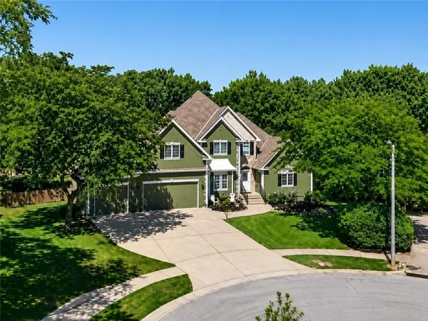 $675,000 | 2400 Southwest Winteroak Court, Lee's Summit, MO 64081