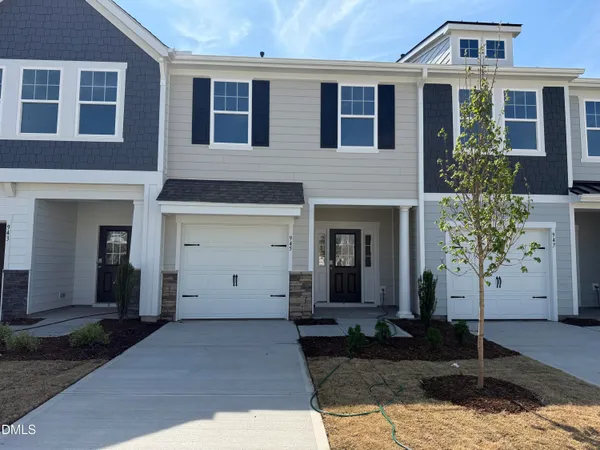 $326,080 | 945 Kensley Grv Lane, Fuquay-Varina, NC 27526