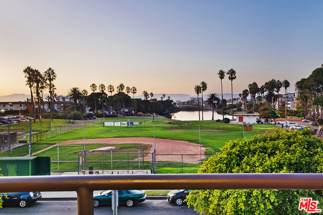 124 Convoy Street Playa del Rey, CA 90293 - Photo 22 of 36