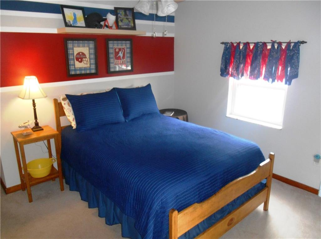 2068 Rockfield Road Pittsburgh, PA 15243 - Photo 17 of 25 This room also has a ceiling fan.