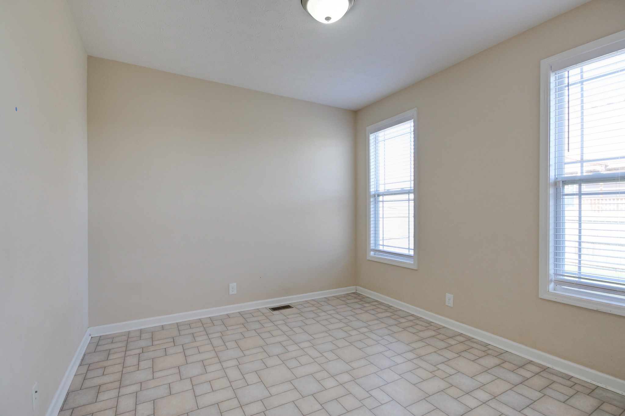 1625 Apache Way Clarksville, TN 37042 - Photo 8 of 25
