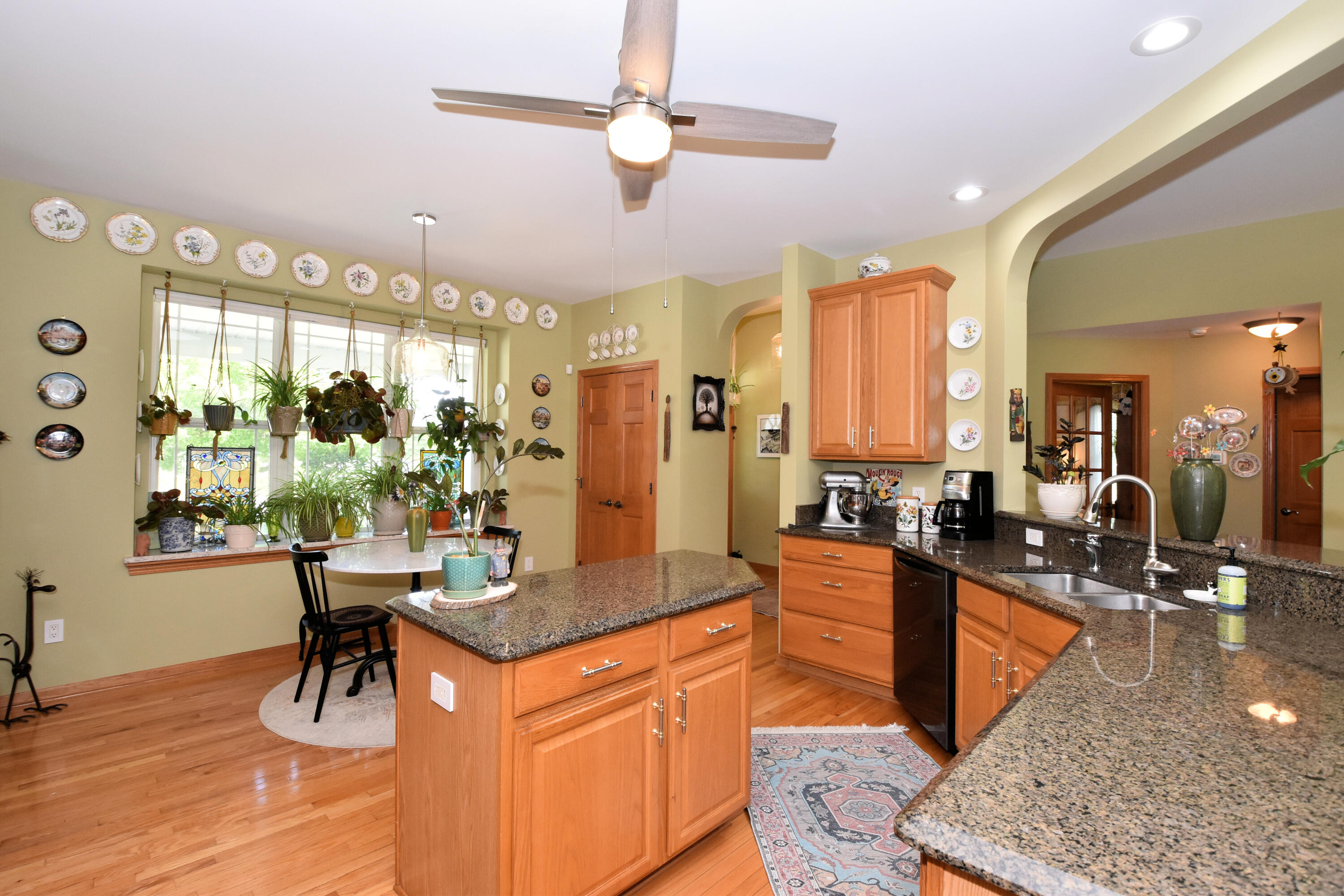 3326 Emmertsen Road Caledonia, WI 53406 - Photo 15 of 54 Kitchen