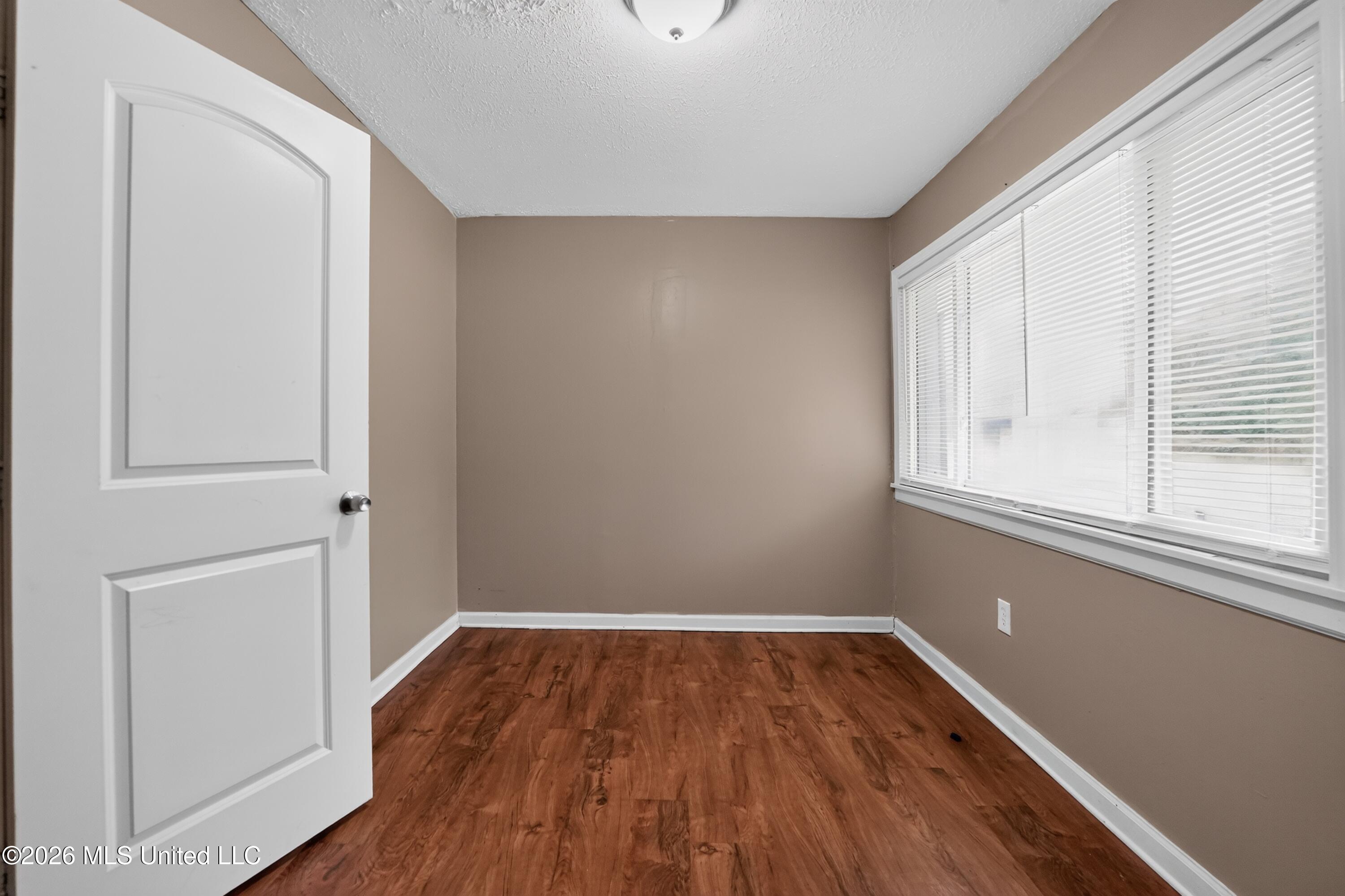 4305 Old Brandon Road Pearl, MS 39208 - Photo 27 of 38 33_4305_Old_Brandon_Rd-Bedroom-8827