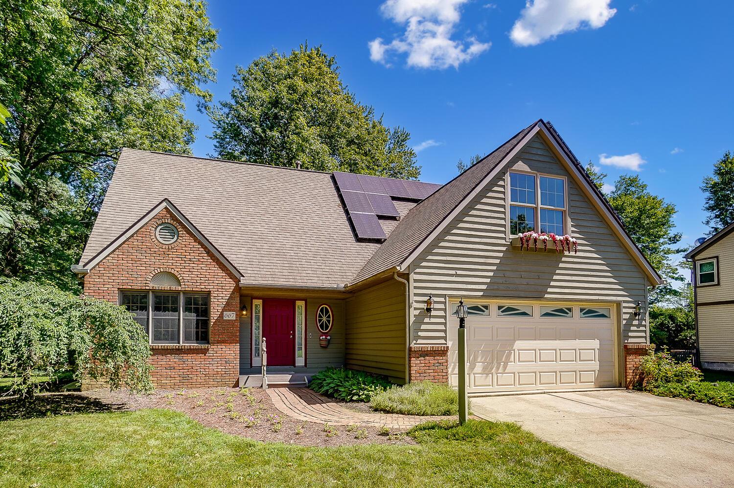 667 Ridenour Road Columbus, OH 43230 - Photo 2 of 66