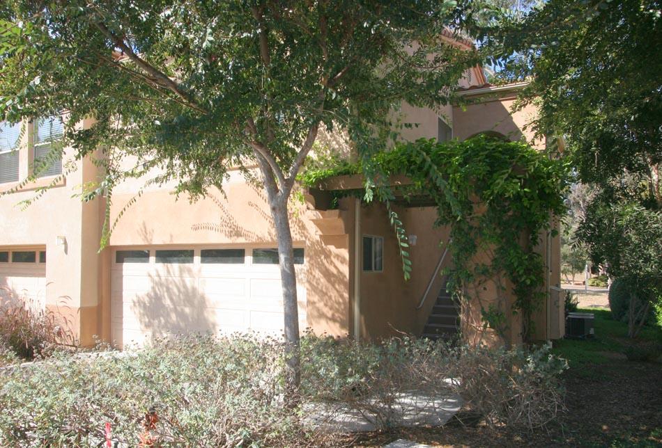 343 Grenoble Road Santa Barbara, CA 93110 - Photo 4 of 15 Attached 2 Car Garage