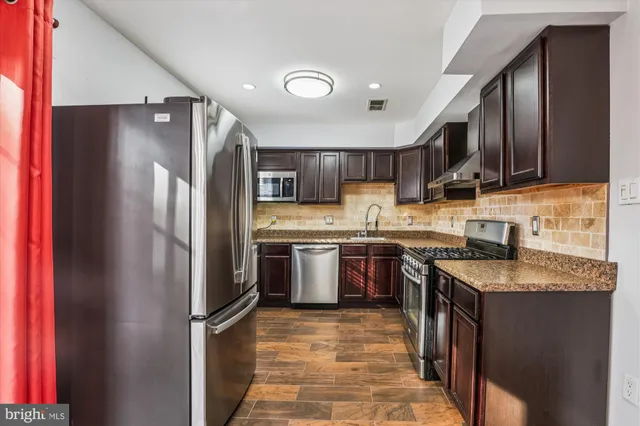 $388,900 | 3608 Felmore Court, Woodbridge, VA 22193