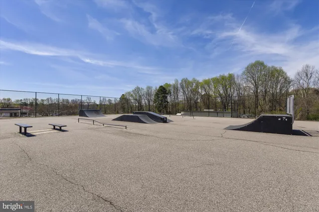 $388,900 | 3608 Felmore Court, Woodbridge, VA 22193