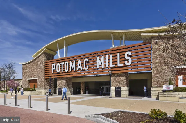 $388,900 | 3608 Felmore Court, Woodbridge, VA 22193