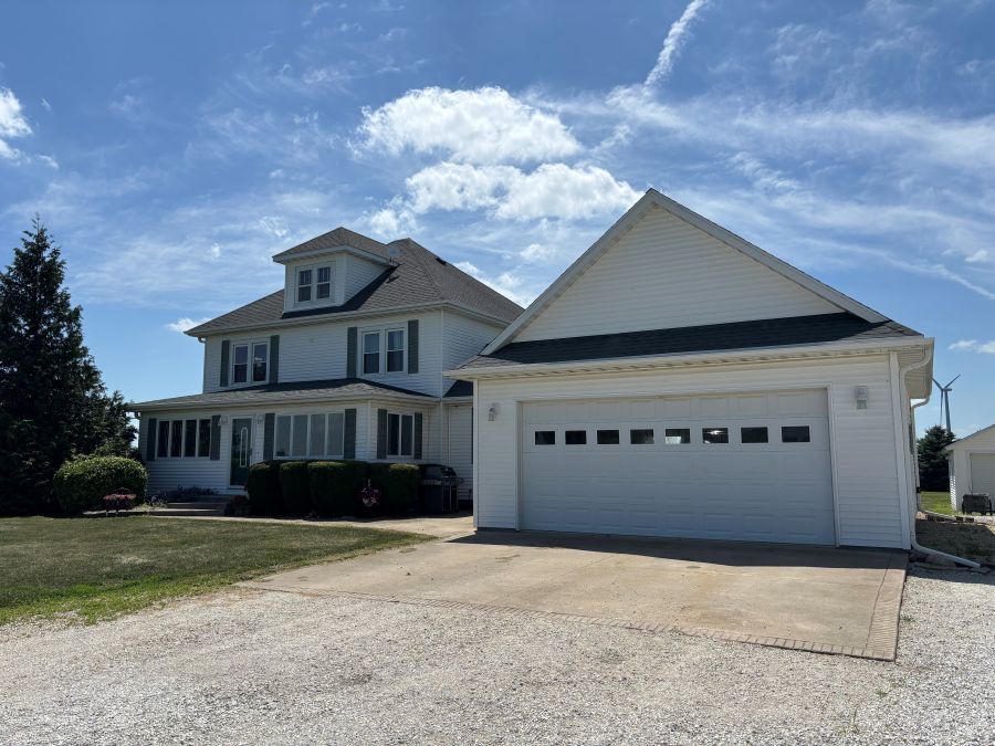 1591 North 2700 East Road Sheldon, IL 60966 - Photo 2 of 31 Gallery Image 2