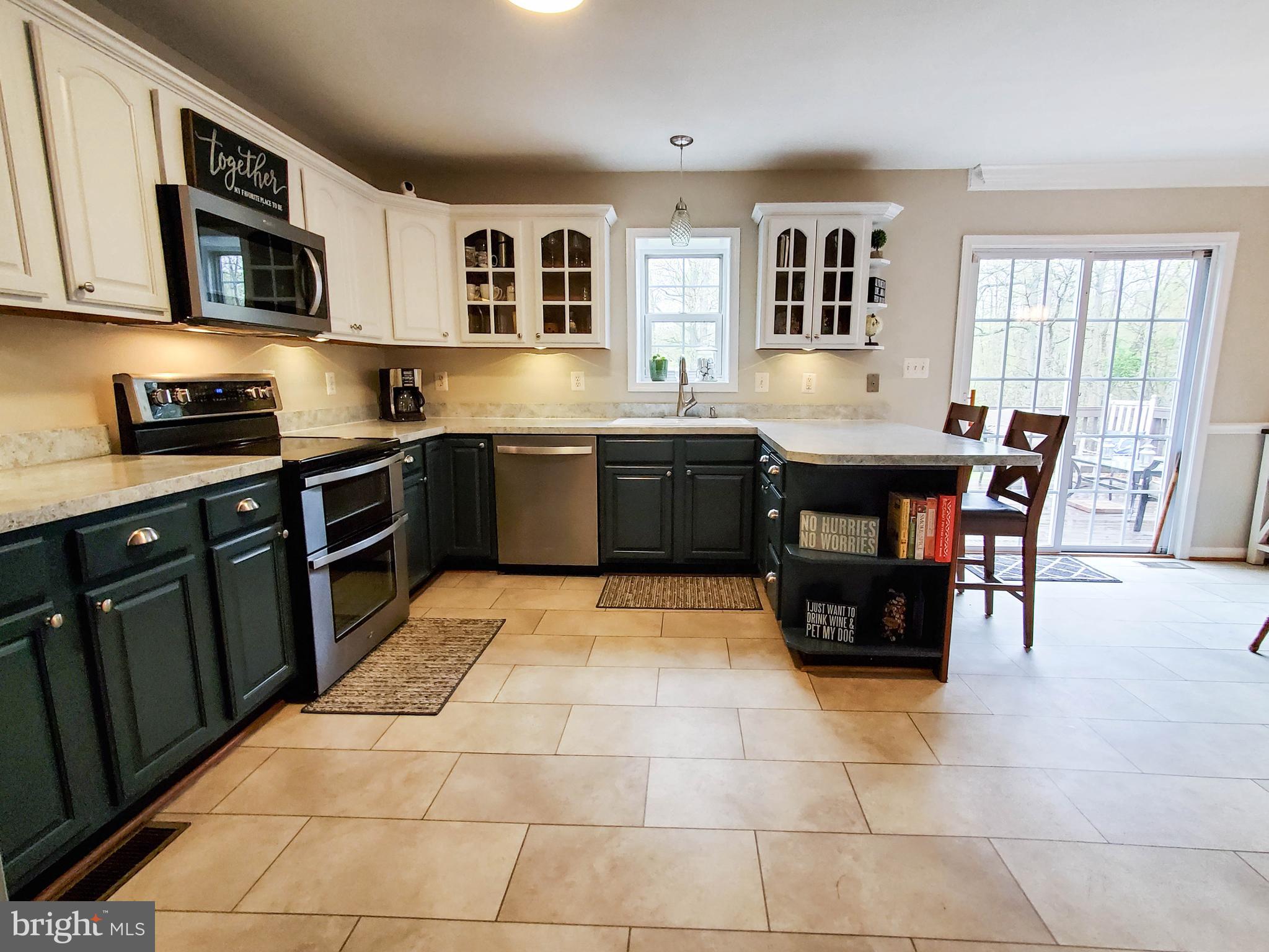 7520 Leeds Manor Road Marshall, VA 20115 - Photo 3 of 38 Gallery Image 3
