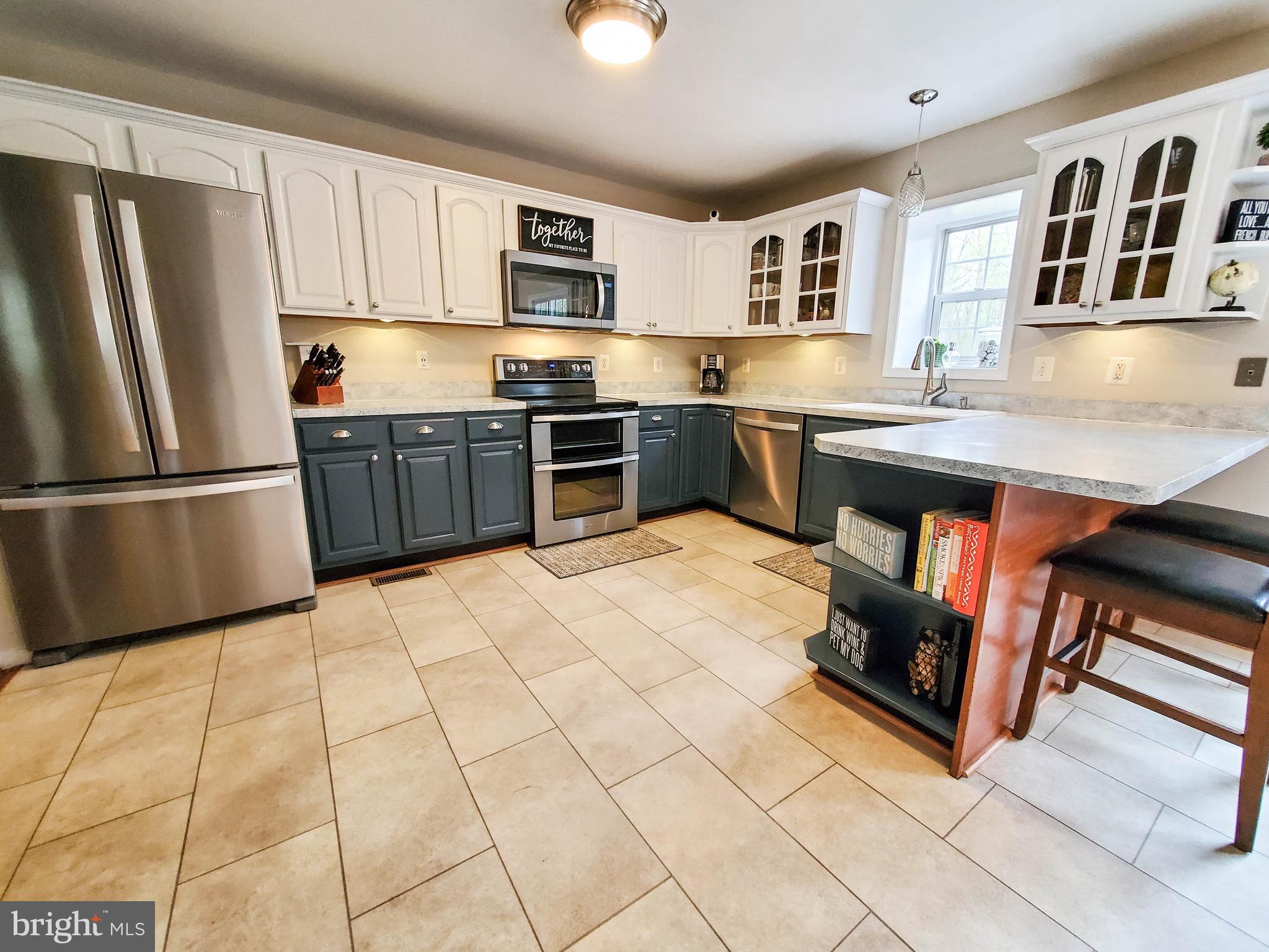 7520 Leeds Manor Road Marshall, VA 20115 - Photo 4 of 38 Gallery Image 4
