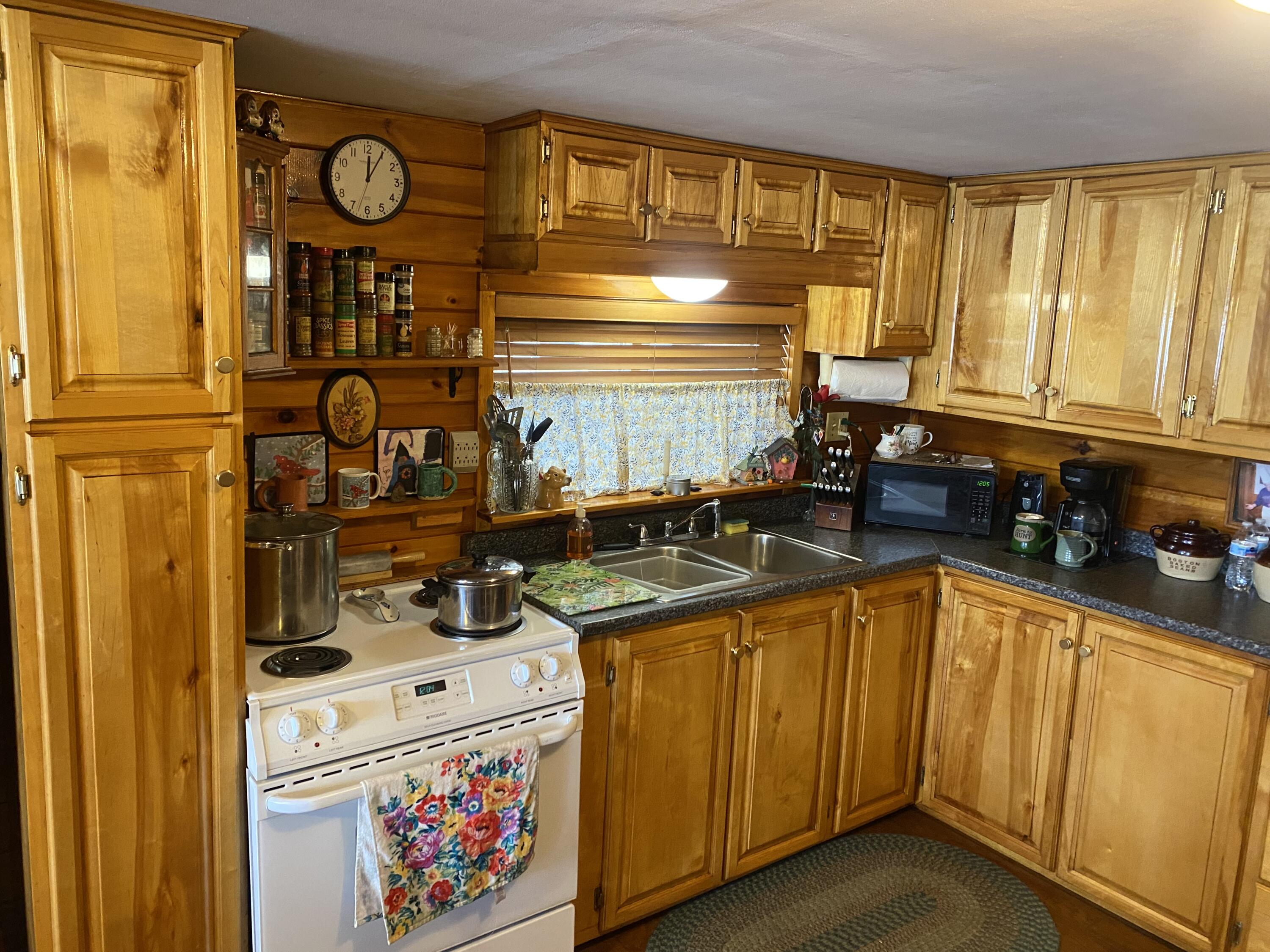 130 Williamson Road Manchester, ME 04351 - Photo 8 of 28 7 Kitchen