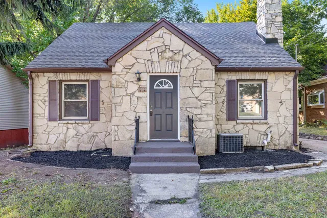 $215,000 | 413 Hollister Avenue, Rockford, IL 61108