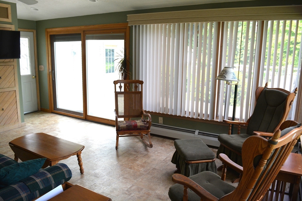 20 Exeter Street West Springfield, MA 01089 - Photo 16 of 42