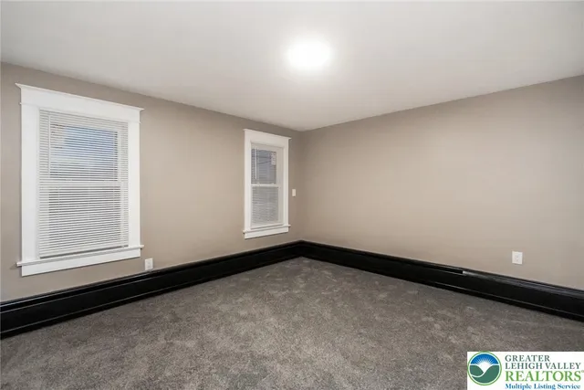 an empty room with a empty space