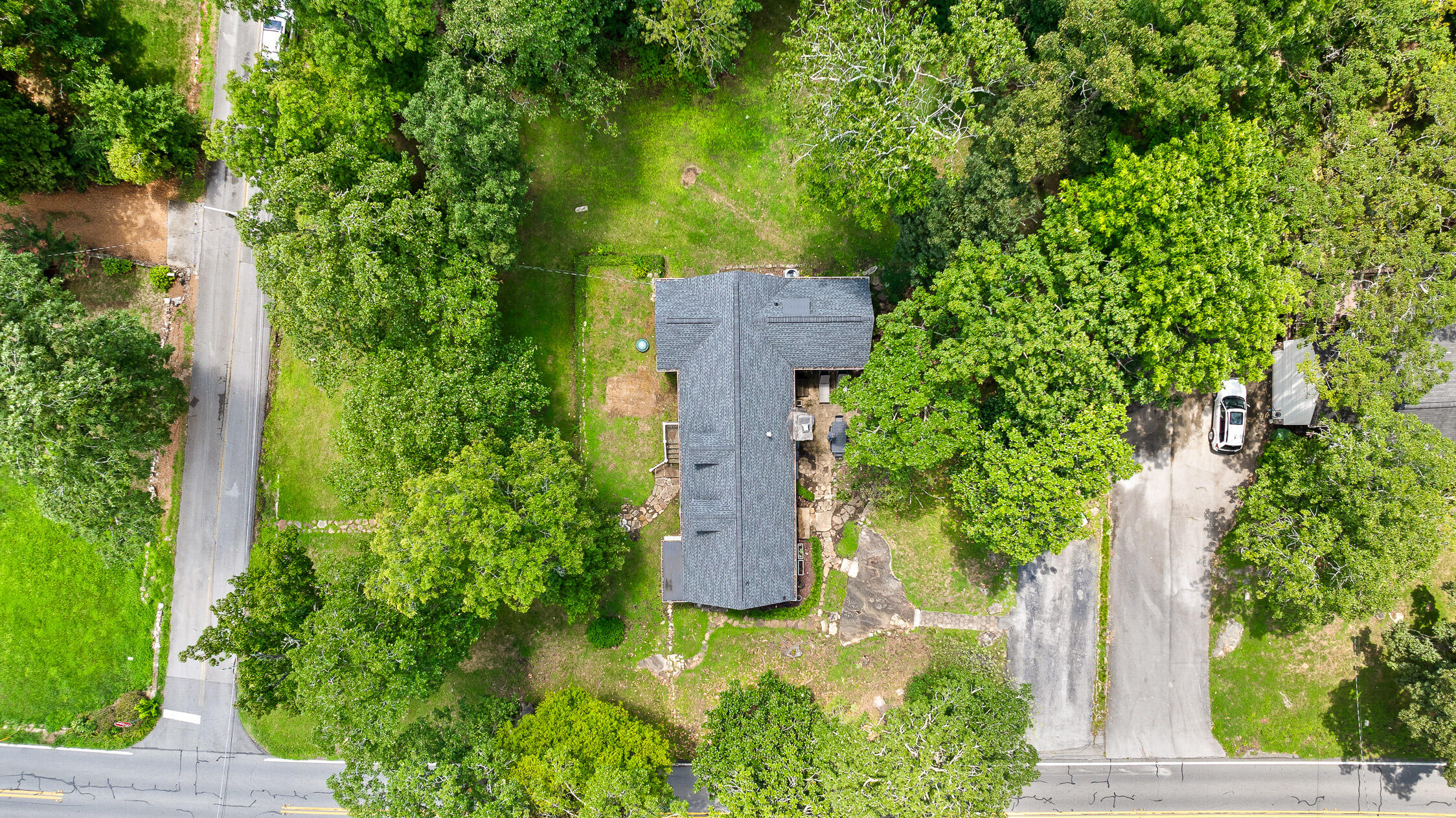 1300 Elfin Road Lookout Mountain, GA 30750 - Photo 35 of 52 Elfin-56