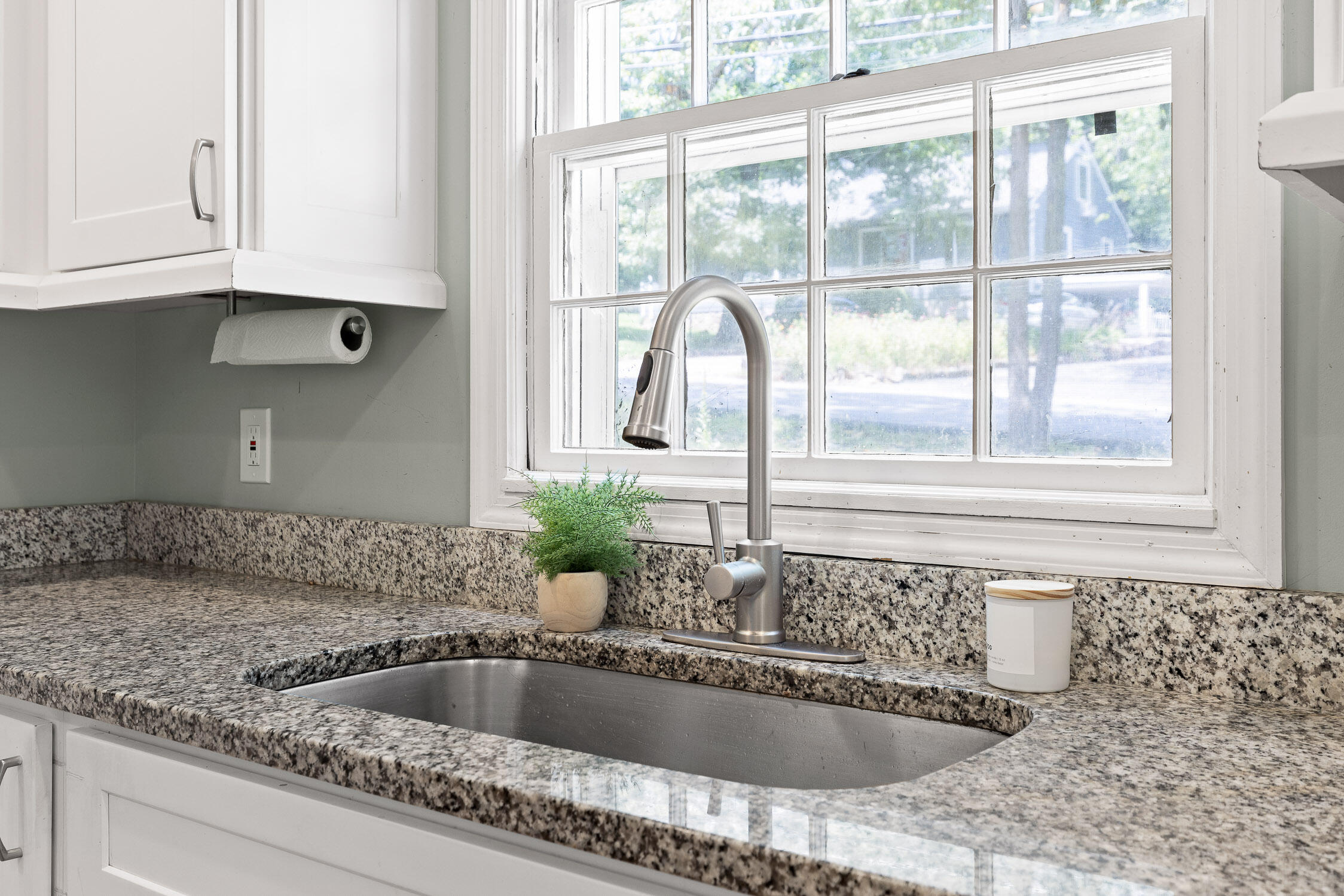 1300 Elfin Road Lookout Mountain, GA 30750 - Photo 6 of 52 Elfin-23