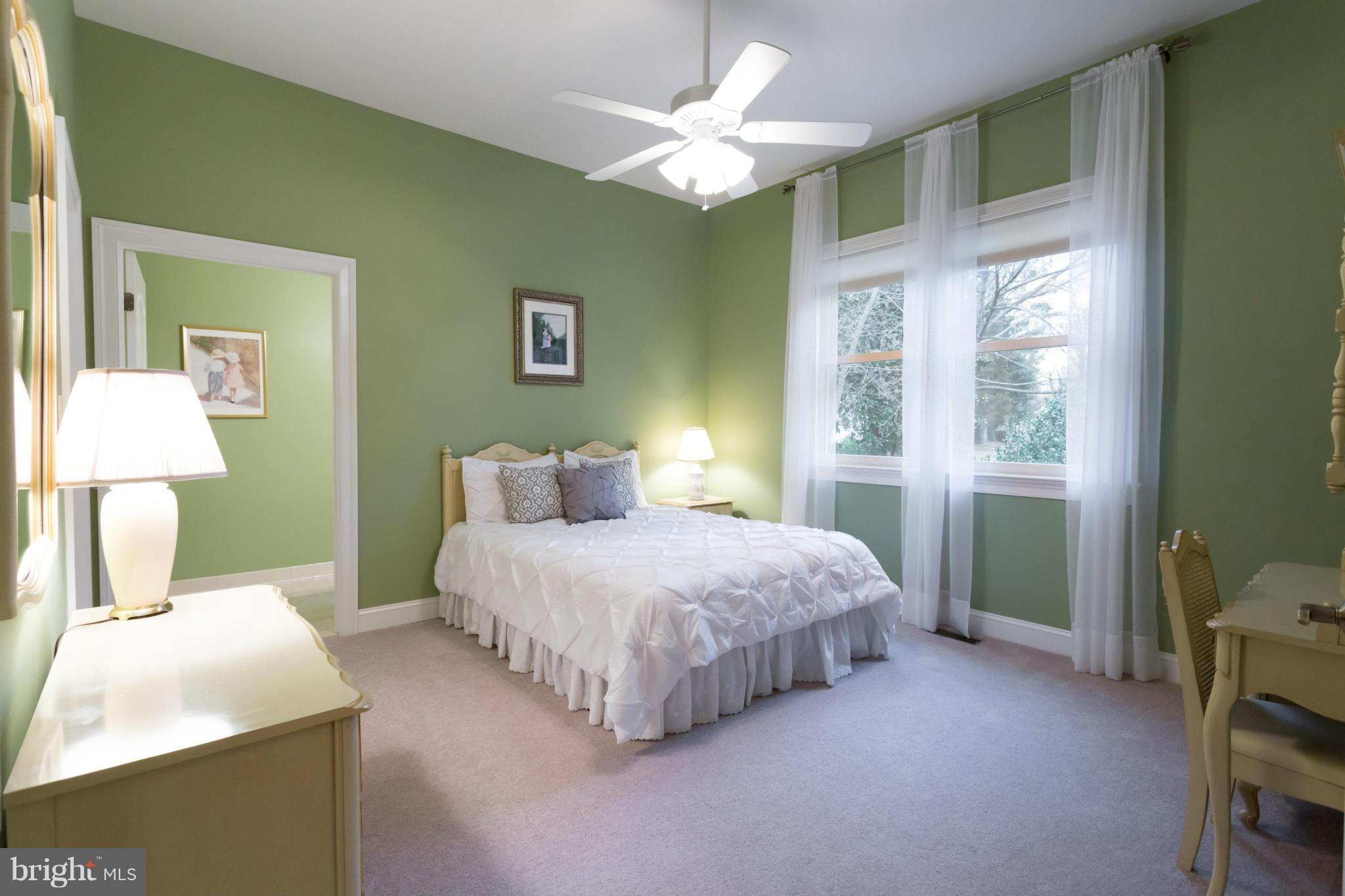 8720 Standish Road Alexandria, VA 22308 - Photo 21 of 30 3 main-level bedrooms with en-suite baths