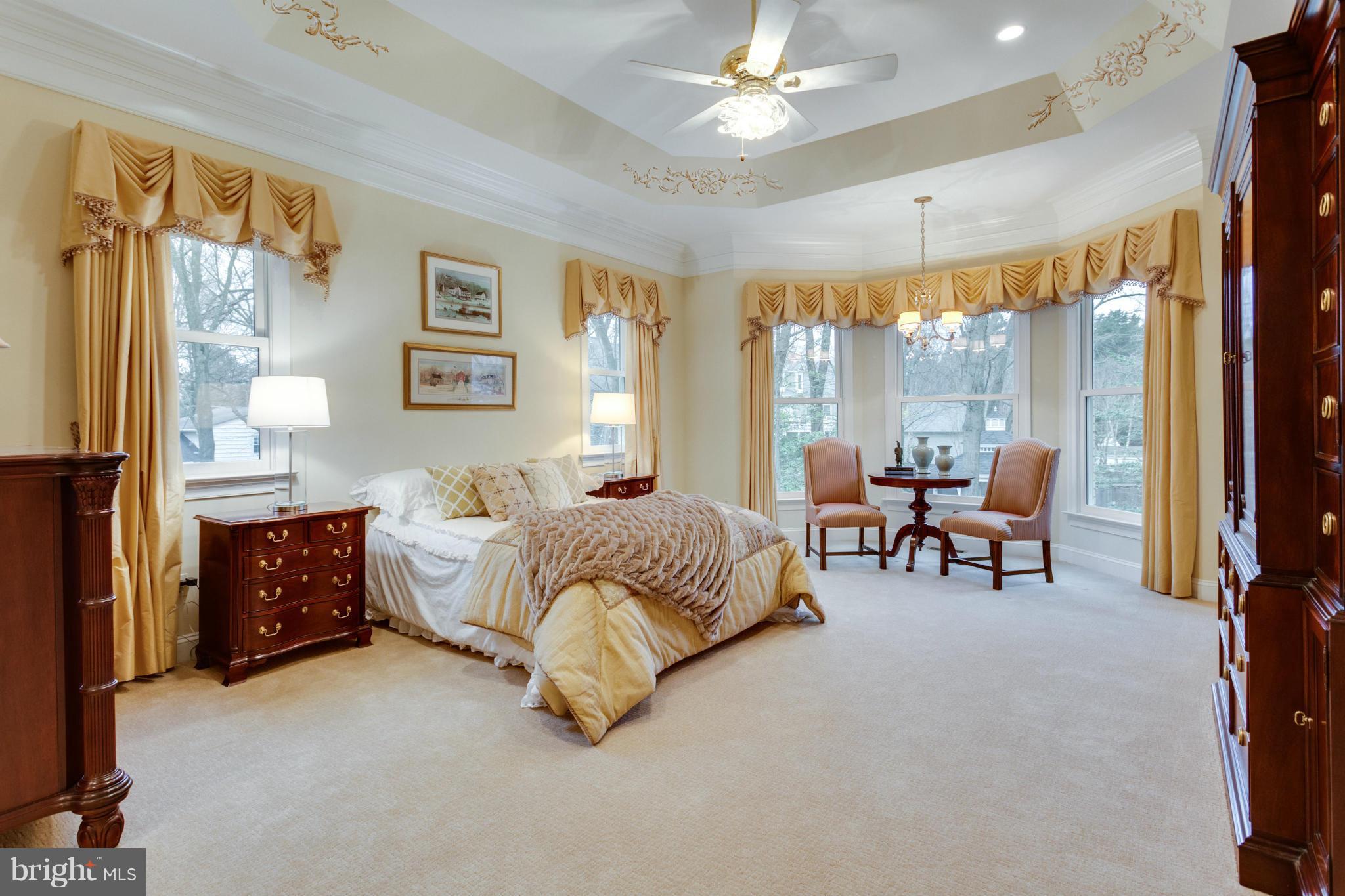 8720 Standish Road Alexandria, VA 22308 - Photo 5 of 30 Luxurious master bedroom with lg walk-in closet