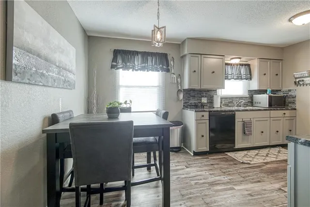 $225,000 | 19704 14th Terrace, Independence, MO 64056