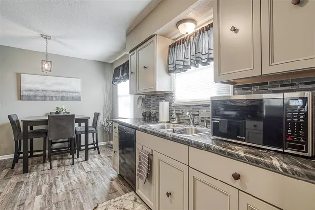 $225,000 | 19704 14th Terrace, Independence, MO 64056