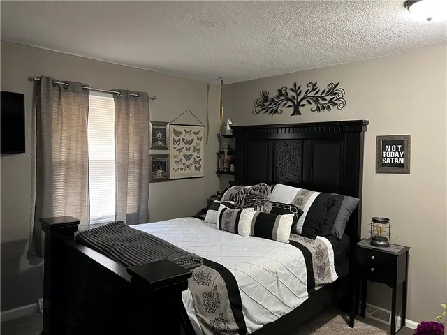 $225,000 | 19704 14th Terrace, Independence, MO 64056