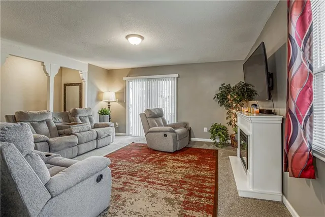 $225,000 | 19704 14th Terrace, Independence, MO 64056