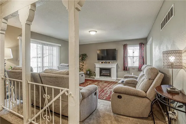 $225,000 | 19704 14th Terrace, Independence, MO 64056