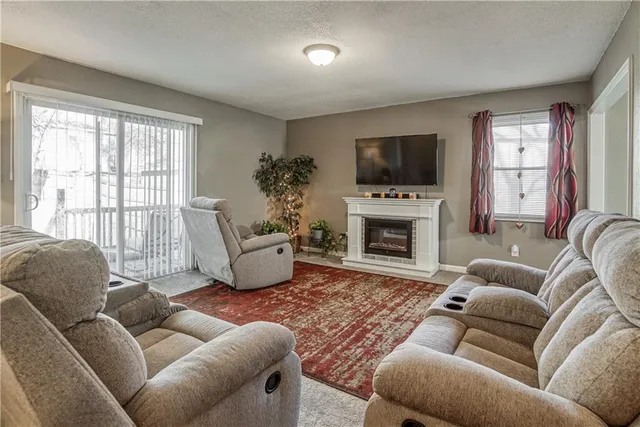 $225,000 | 19704 14th Terrace, Independence, MO 64056