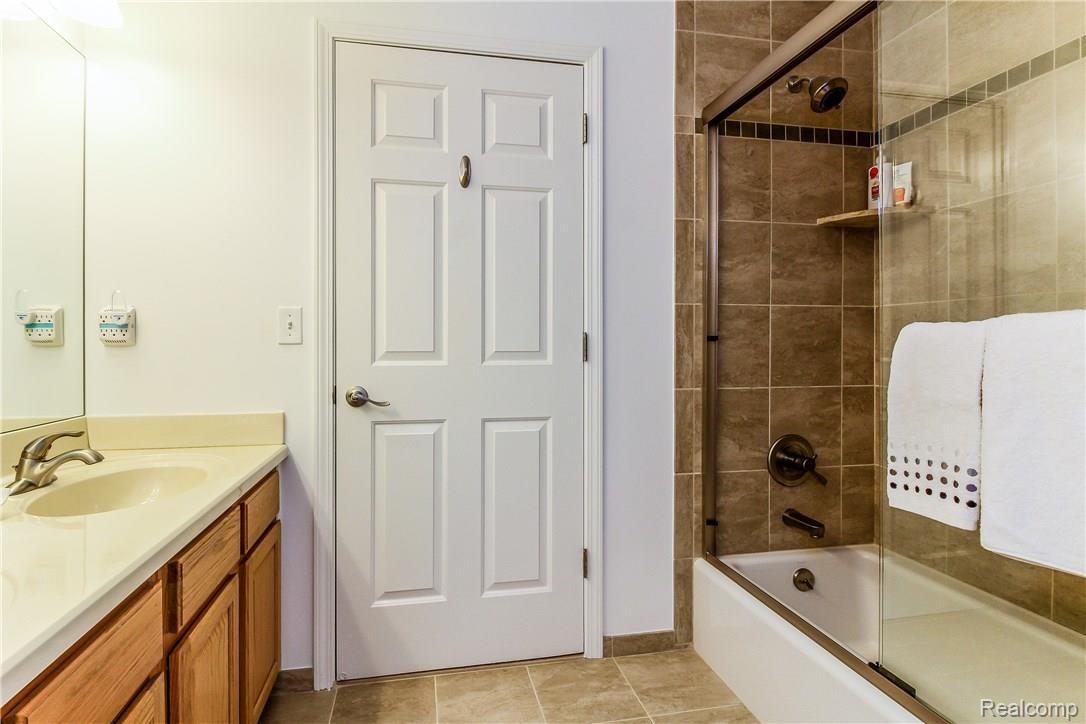 568 Cherry Orchard Road Canton, MI 48188 - Photo 24 of 37 024-Master_Bathroom-5563566-large.jpg