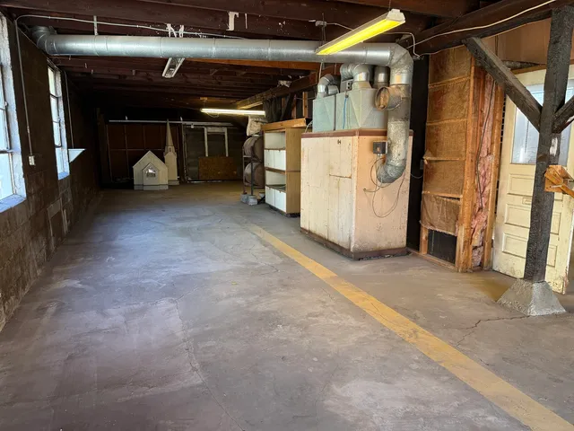 a view of a garage