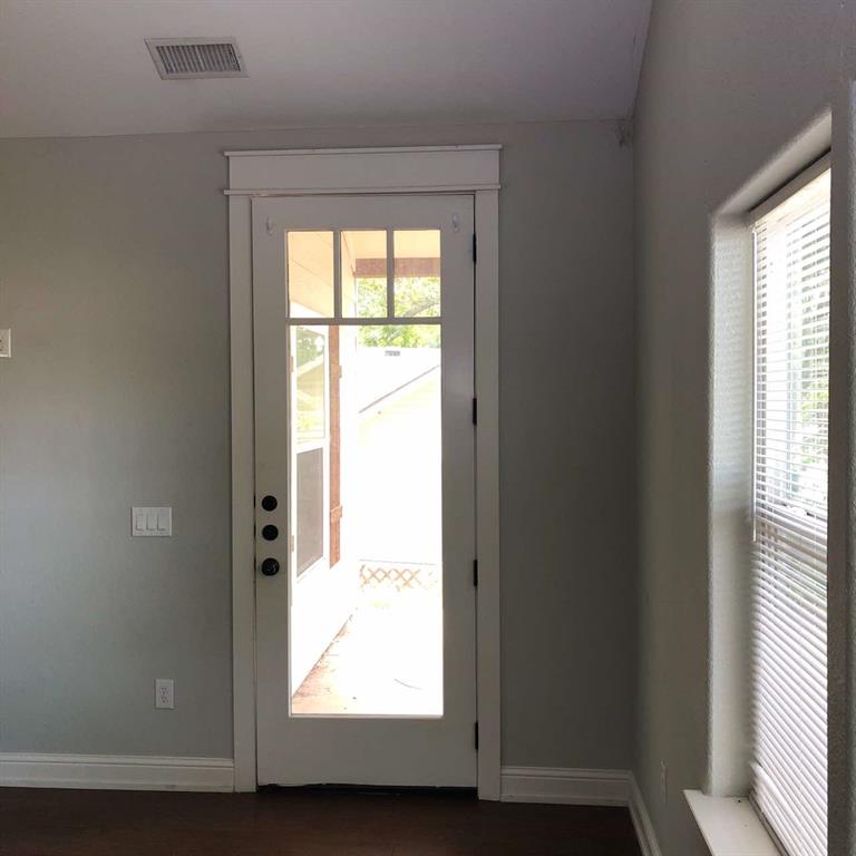 808 West Hull Street Denison, TX 75020 - Photo 8 of 17