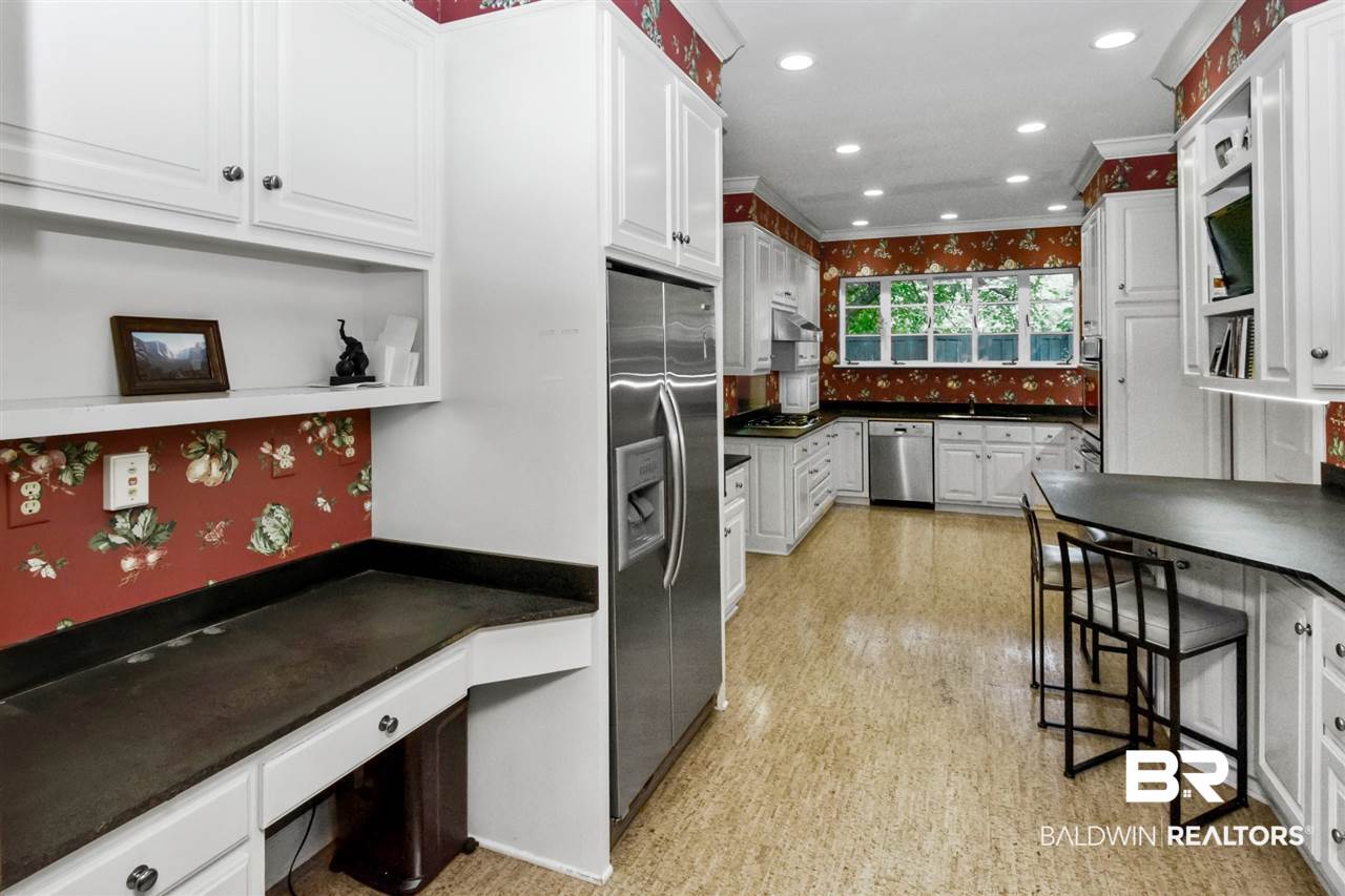 209 Edington Drive Mobile, AL 36607 - Photo 17 of 49
