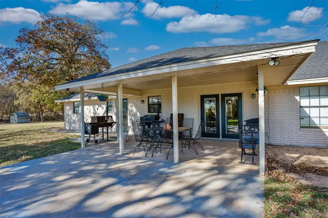 a view of a house with outdoor space