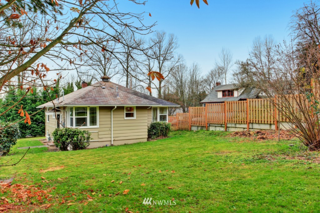 708 Southwest 4th Place Renton, WA 98057 - Photo 2 of 11