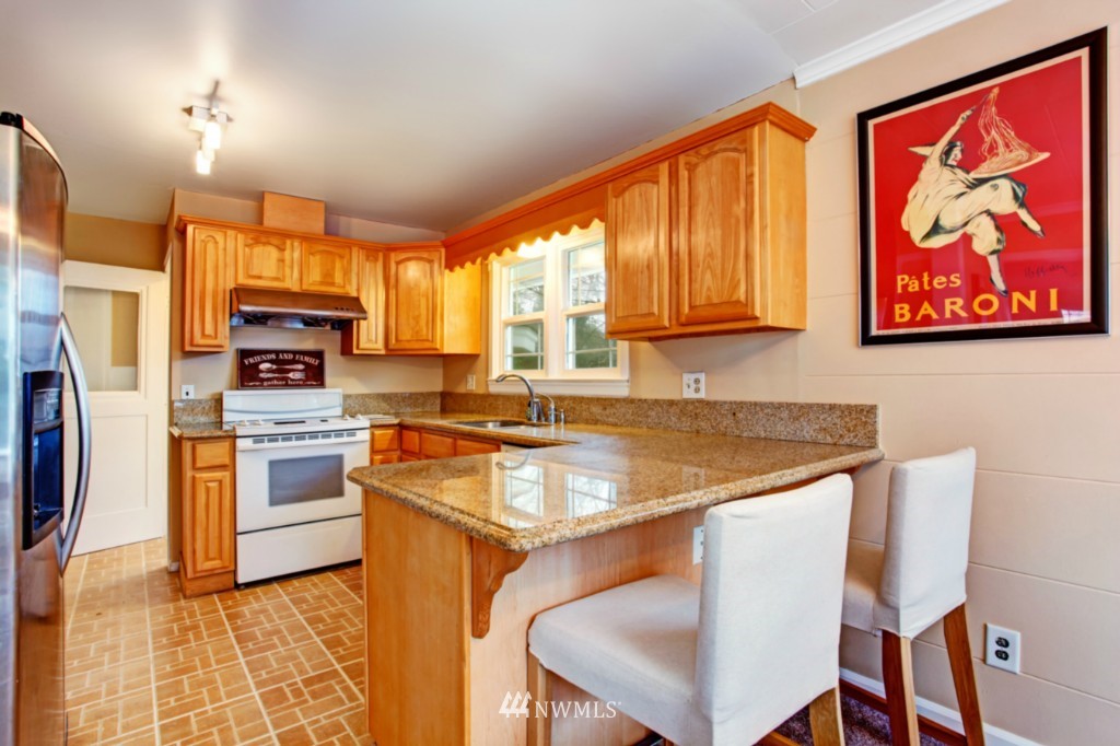 708 Southwest 4th Place Renton, WA 98057 - Photo 5 of 11