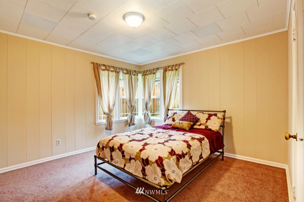 708 Southwest 4th Place Renton, WA 98057 - Photo 6 of 11