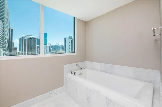$835,000 | 244 Biscayne Boulevard, Unit 1703, Miami, FL 33132