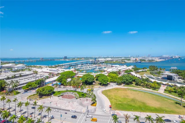 $835,000 | 244 Biscayne Boulevard, Unit 1703, Miami, FL 33132