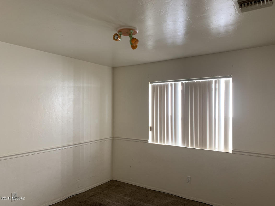 1197 Circulo Canario Rio Rico, AZ 85648 - Photo 8 of 17