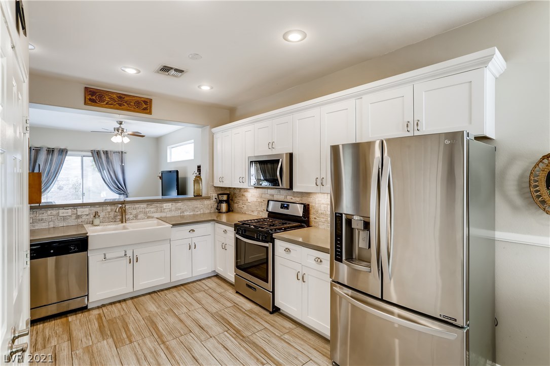 3043 Hickory Valley Road Henderson, NV 89052 - Photo 8 of 39 Gallery Image 8