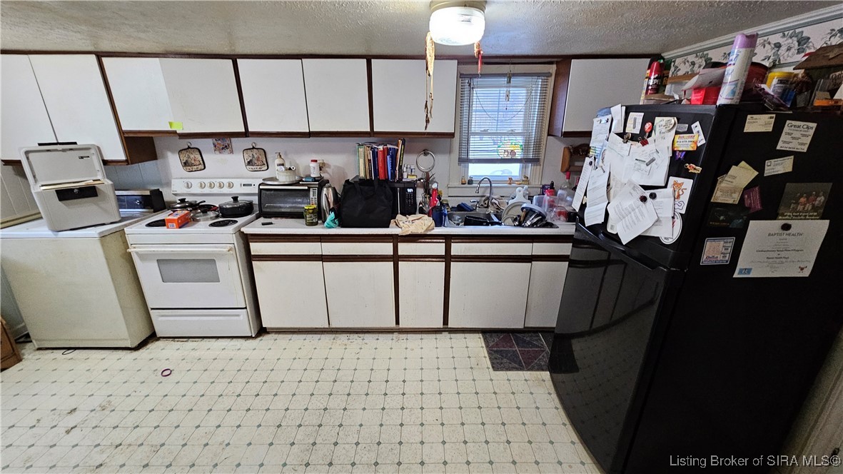 8875 Highway 64 Georgetown, IN 47122 - Photo 22 of 46 Kitchen